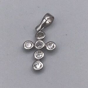 750 White Gold CZ Cross Pendant | 18K | 0.61g
